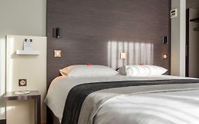 Le Merceny Motel